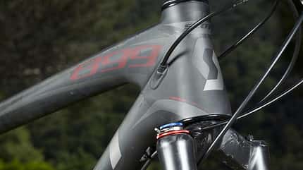 MB_ScottScale_2011_Tapered-Head-Tube (jpg) MB_ScottScale_2011_Tapered-Head-Tube (jpg)