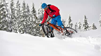 mb-0216-kurven-fahren-im-schnee-06-ani-viel (jpg)