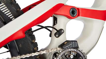mb-0518-megatest-enduros-yt-detail-2 (jpg) mb-0518-megatest-enduros-yt-detail-2 (jpg)
