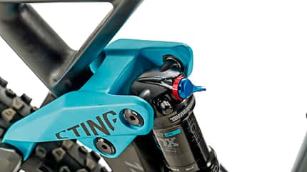 mb-0518-megatest-womens-tourenfullys-cube-detail-1 (jpg) mb-0518-megatest-womens-tourenfullys-cube-detail-1 (jpg)