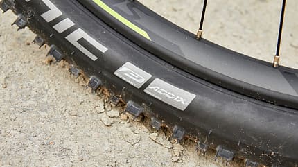 mb-0418-test-all-mountain-scott-genius-940-detail-2 (jpg) mb-0418-test-all-mountain-scott-genius-940-detail-2 (jpg)