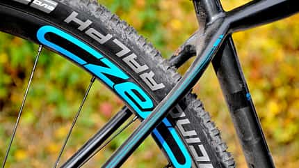 mb1215-racehardtails-detail-as-cannondale-f-si carbon-2 (jpg) mb1215-racehardtails-detail-as-cannondale-f-si carbon-2 (jpg)