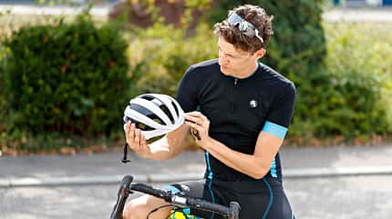 rb-1018-rennradhelme-test-BO-so-testet-roadbike-praxistest (jpg) rb-1018-rennradhelme-test-BO-so-testet-roadbike-praxistest (jpg)