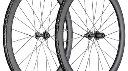 Pivot Vault mit Aero-Laufrädern ARC 1100 Dicut 62 von DT Swiss Pivot Vault mit Aero-Laufrädern ARC 1100 Dicut 62 von DT Swiss