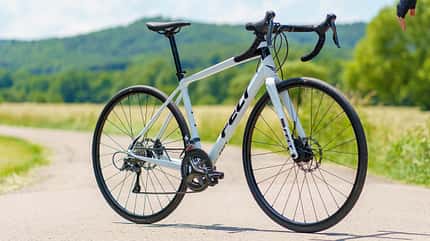 Rennräder unter 1000 Euro im Test Cannondale Cube Felt Stevens Triban Rennräder unter 1000 Euro im Test Cannondale Cube Felt Stevens Triban