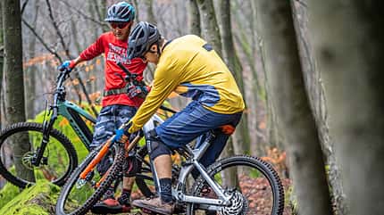 14 E-MTBs im Test, 04/2021 14 E-MTBs im Test, 04/2021