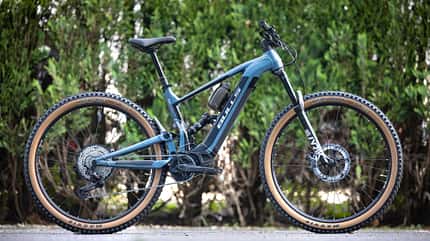 Mb 11/2021: E-MTB Top 25 für 2022 Mb 11/2021: E-MTB Top 25 für 2022