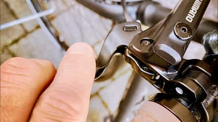 Das Einstellen der Scheibenbremse geht mit diesem einfachen Trick automatisch! Das Einstellen der Scheibenbremse geht mit diesem einfachen Trick automatisch!