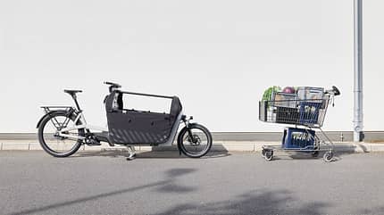 Das Ca Go FS200 Vario nimmt leicht die Einkäufe in dem Einkaufswagen rechts auf. Das Ca Go FS200 Vario nimmt leicht die Einkäufe in dem Einkaufswagen rechts auf.