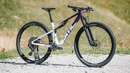 BMC Fourstroke MY23 - Neues Cross-Country Bike MTB aus der Schweiz BMC Fourstroke MY23 - Neues Cross-Country Bike MTB aus der Schweiz