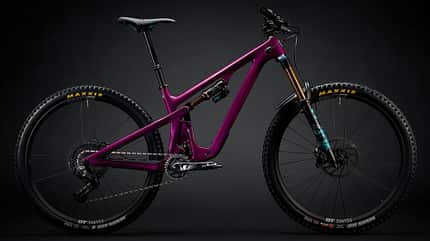 Mit dem SB 140 stellt Yeti ein neues All-Mountain-Bike mit 140 Millimetern Federweg am Heck vor. Mit dem SB 140 stellt Yeti ein neues All-Mountain-Bike mit 140 Millimetern Federweg am Heck vor.
