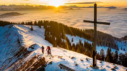 Seekarkreuz im Winter - tolle Aussicht im Tölzer Land in Bayern Seekarkreuz im Winter - tolle Aussicht im Tölzer Land in Bayern