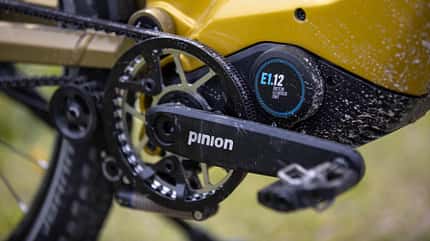 E-Bike I Flyer Goroc TR:X I Detail Pinion Motor-Getriebe-Einhait MGU mit Gates Zahnriemen E-Bike I Flyer Goroc TR:X I Detail Pinion Motor-Getriebe-Einhait MGU mit Gates Zahnriemen