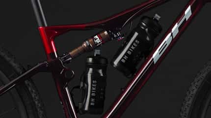 Brandneues Mountainbike aus Spanien: Das frische BH Lynx Race ist ein cooles Racefully. Brandneues Mountainbike aus Spanien: Das frische BH Lynx Race ist ein cooles Racefully.