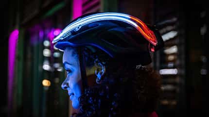 Eurobike 2023 I Kurioses von der Eurobike I LED-Leuchtstreifen für Fahrradhelme Eurobike 2023 I Kurioses von der Eurobike I LED-Leuchtstreifen für Fahrradhelme
