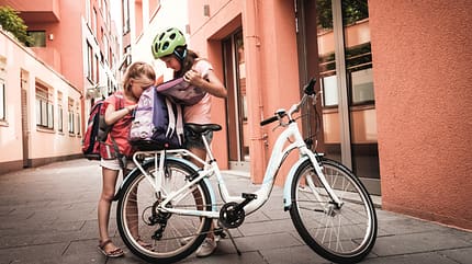 fahrradsommer-2017,schule,schulweg,schulranzen,kinder,verkehr,alltag,schüler,münchen Die Bildunterschrift wird in Bälde eingefügt. Sie können uns aber gern auch per E-Mail oder Telefon kontaktieren, wir helfen gerne weiter.