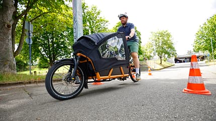 Volle Verzögerung mit dem Cargobike Riese & Müller Load4 75 und Magura/Bosch ABS Volle Verzögerung mit dem Cargobike Riese & Müller Load4 75 und Magura/Bosch ABS