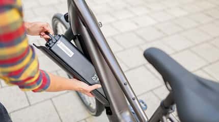 Test I Elops Btwin LD 920 E Automatiq I Detail entnehmbarer Akku