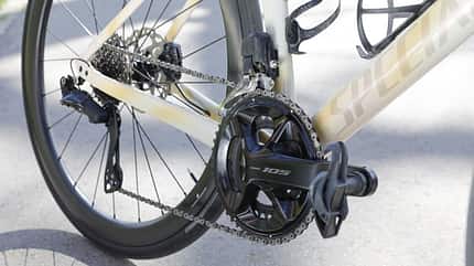 ROADBIKE hat das Specialized Allez Sprint mit Shimano 105 Di2 und Scope S4.A Carbon-Laufrädern getestet ROADBIKE hat das Specialized Allez Sprint mit Shimano 105 Di2 und Scope S4.A Carbon-Laufrädern getestet