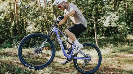 Canyon Lux Trail LTD Lightning Mauve 2024 Canyon Lux Trail LTD Lightning Mauve 2024