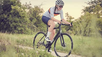 Rose Reveal AL 105 Di2,Rennrad,Actionfoto,Fahrerin Rose Reveal AL 105 Di2,Rennrad,Actionfoto,Fahrerin