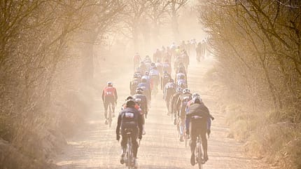 Auf den Schotterpisten der Toskana beim Granfondo Strade Bianche Auf den Schotterpisten der Toskana beim Granfondo Strade Bianche