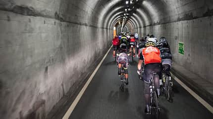 Tunneldurchfahrt beim Engadin Radmarathon Tunneldurchfahrt beim Engadin Radmarathon