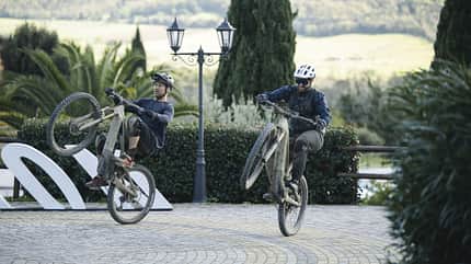Wheelie mit Sam Pilgrim Wheelie mit Sam Pilgrim