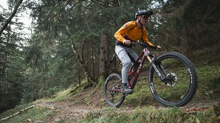 Das neue Enduro-Bike von Arc8 setzt auf den bekannten Slider-Hinterbau. Das Schweizer Carbon-Rad ist leicht und bietet spannende Details. Das neue Enduro-Bike von Arc8 setzt auf den bekannten Slider-Hinterbau. Das Schweizer Carbon-Rad ist leicht und bietet spannende Details.