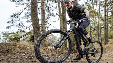Mountainbike Magazin Focus Vam2 SL 9.0 Fahrbild Uphill