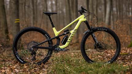 Wir durften das neue Canyon Spectral MY2024 bereits exklusiv für dich testen! Wir durften das neue Canyon Spectral MY2024 bereits exklusiv für dich testen!