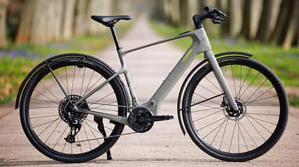 Light E-Bike Cannondale Tesoro Neo Carbon 1 Seitenansicht Light E-Bike Cannondale Tesoro Neo Carbon 1 Seitenansicht