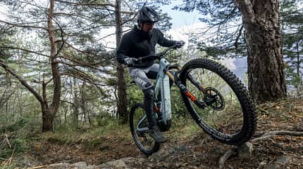 Die deutsche Gravity-Brand Propain stellt mit dem Sresh ein weiteres schickes E-MTB vor. Die deutsche Gravity-Brand Propain stellt mit dem Sresh ein weiteres schickes E-MTB vor.