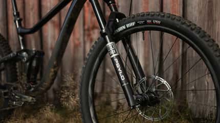 Rock Shox Psylo Gold RC on bike Rock Shox Psylo Gold RC on bike