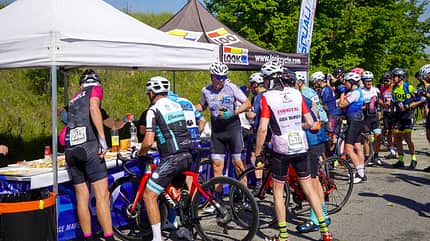Granfondo Squali 2024 erste Verpflegungsstation Granfondo Squali 2024 erste Verpflegungsstation