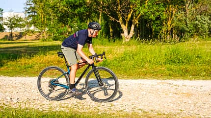 Giant Revolt X Advanced Pro 2,Gravelbike,Action seitlich Giant Revolt X Advanced Pro 2,Gravelbike,Action seitlich
