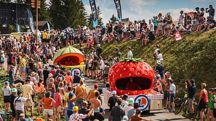 Die Werbekarawane der Tour de France Die Werbekarawane der Tour de France