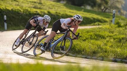 Rennrad,Test,ROADBIKE,2 Fahrer,Abfahrt,Action Rennrad,Test,ROADBIKE,2 Fahrer,Abfahrt,Action