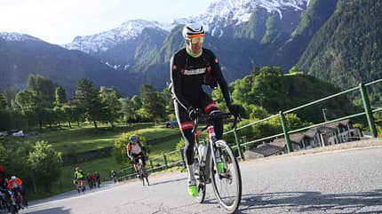 Der erste Anstieg beim Granfondo La Stelvio Santini 2024 Der erste Anstieg beim Granfondo La Stelvio Santini 2024
