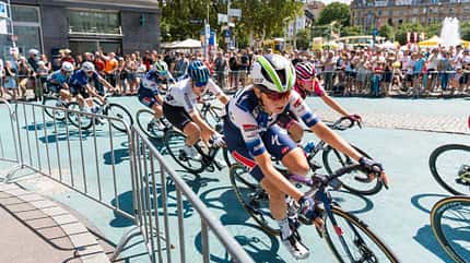 Peloton beim Women's Cycling Grand Prix in Stuttgart 2023 Peloton beim Women's Cycling Grand Prix in Stuttgart 2023