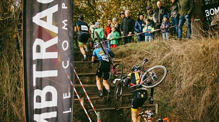 Teilnehmer eines Cyclocross-Rennens Teilnehmer eines Cyclocross-Rennens