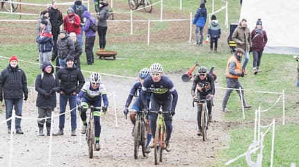 Teilnehmer eines Cyclcross-Rennens Teilnehmer eines Cyclcross-Rennens