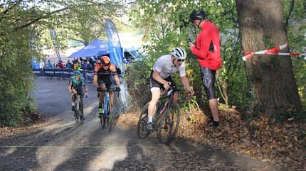 Andre Greipel und Nils Politt bei einem Cyclocross-Rennen Andre Greipel und Nils Politt bei einem Cyclocross-Rennen