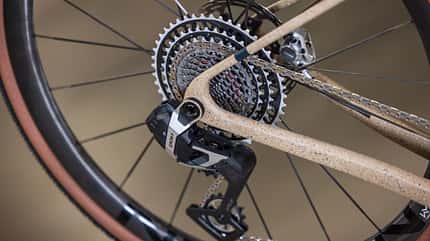 Das Sram Red XPLR Schaltwerk am neuen Cube Nuroad C:62 SLT. Das Sram Red XPLR Schaltwerk am neuen Cube Nuroad C:62 SLT.