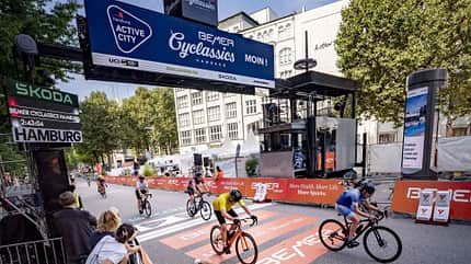 Die Ziellinie der Bemer Cyclassics auf der Mönckebergstraße in Hamburg. Die Ziellinie der Bemer Cyclassics auf der Mönckebergstraße in Hamburg.