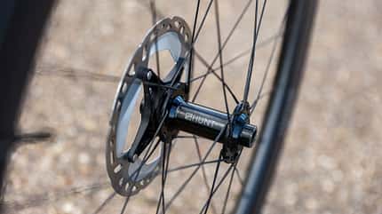 Die Nabe der Carbonlaufräder Hunt 50 Carbon Disc Die Nabe der Carbonlaufräder Hunt 50 Carbon Disc