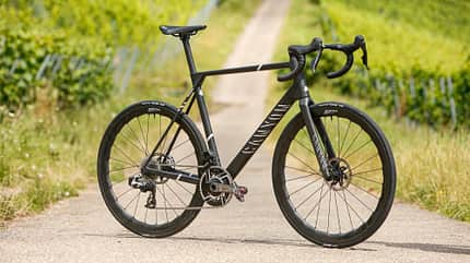 Canyon Ultimate CFR mit Sram Red AXS Canyon Ultimate CFR mit Sram Red AXS