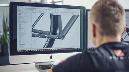 Radentwicklung in Simulationsprogramm am Computer Radentwicklung in Simulationsprogramm am Computer