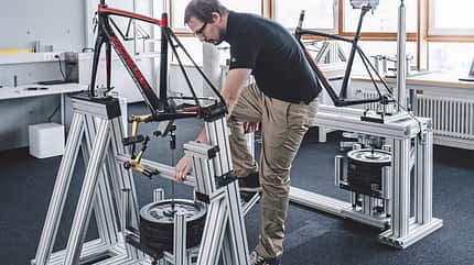 bike,büro,fahrrad,image,industrie,leica q,leica sl,magstadt,merida,modern,reportage Prüfstandmessungen während der Radentwicklung