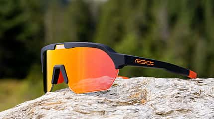 React Optray,Ruby,Fahrradbrille,auf Stein